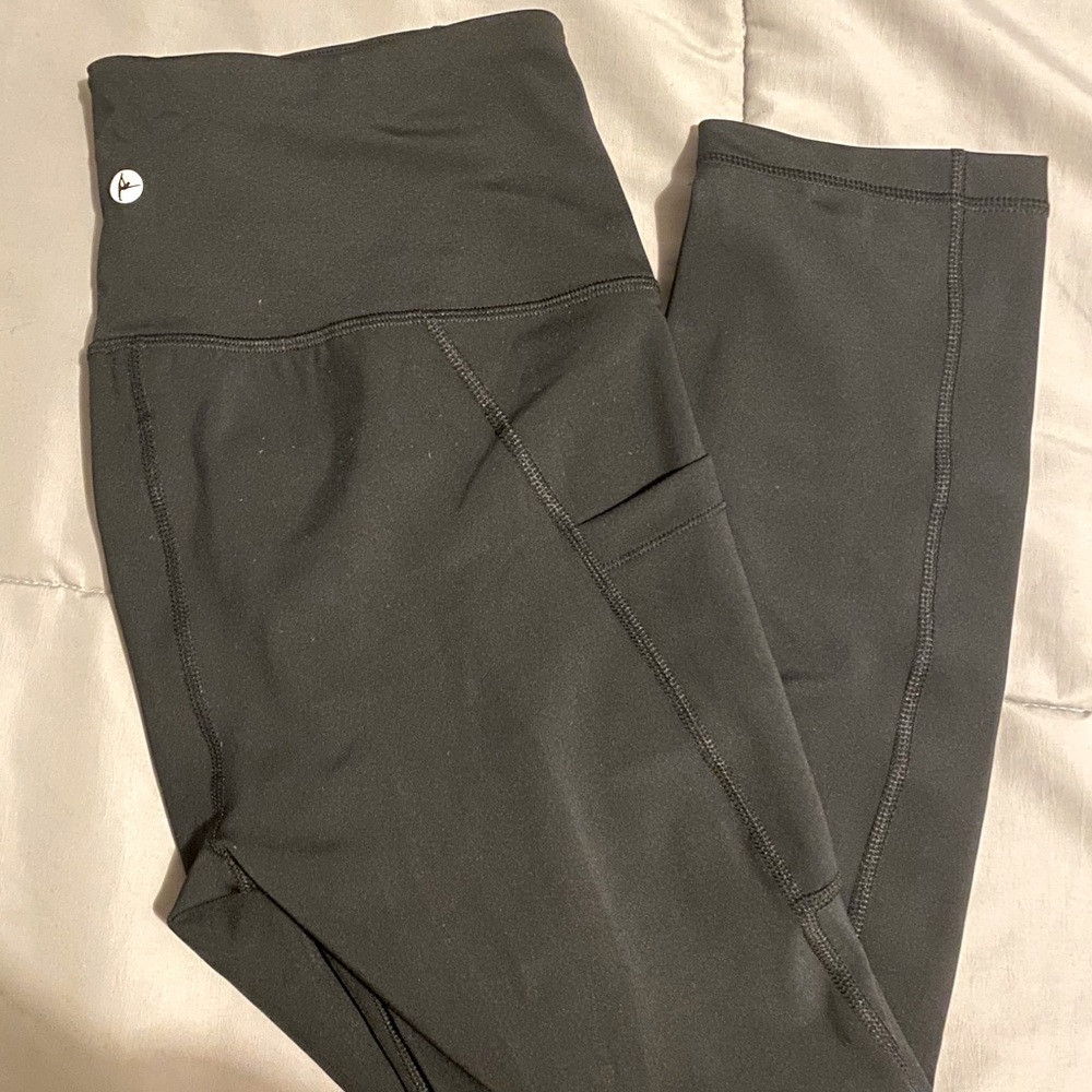 NWOT • 90 Degree Cropped Leggings